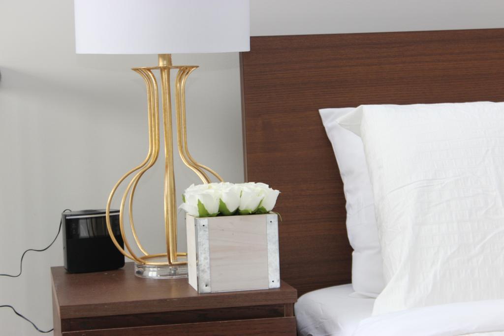 Atlas Suites- Furnished Apartments-College Street, Toronto Eksteriør billede